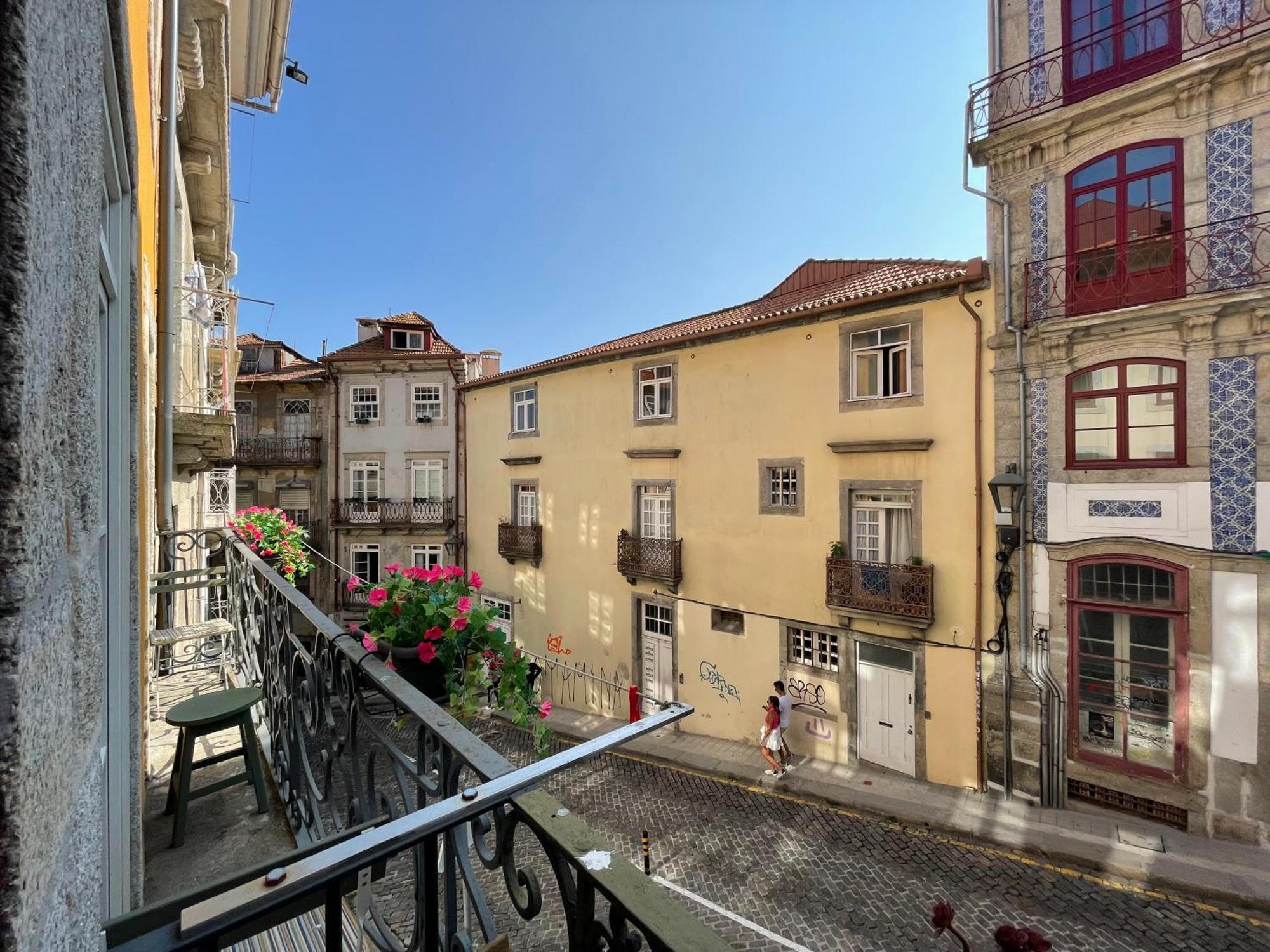 Historic Porto Balcony Hideaway - Taipas House 60 Apartment Bagian luar foto